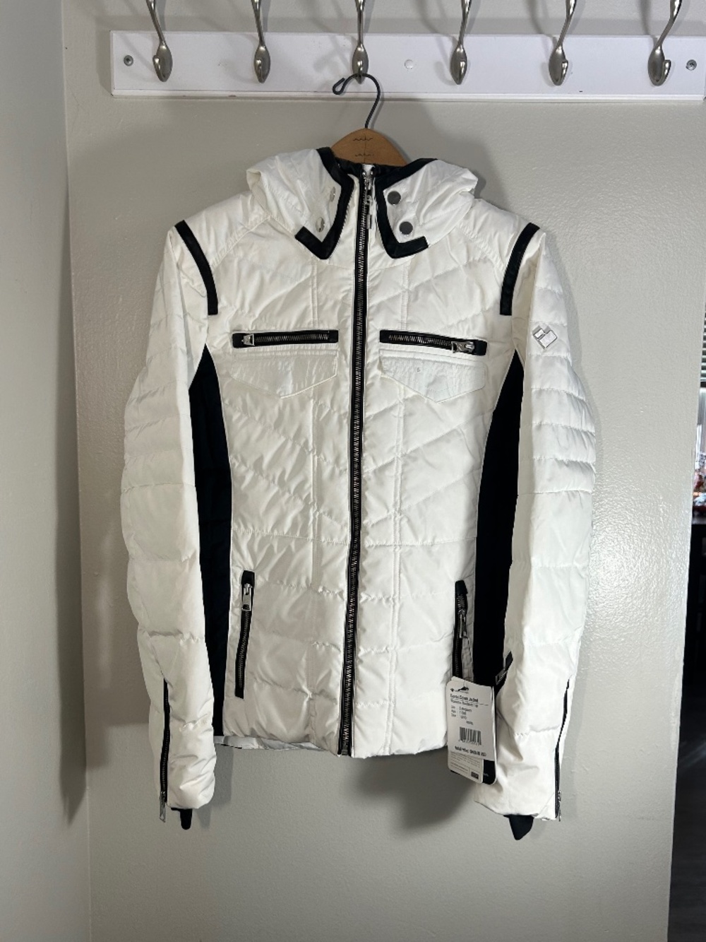 NWT Obermeyer Devon Ladies Down Jacket 2018 Insulated Size 6 Women’s